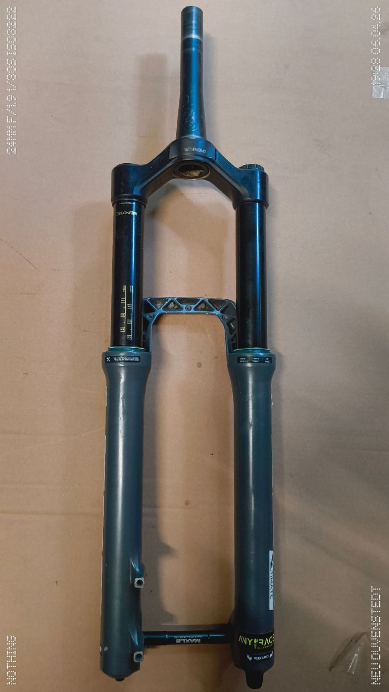 Used RockShox ZEB Ultimate Charger 3.1 RC2 2022 bike — image 2 of 8