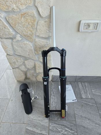 Used Sr Suntour durolux 38 Fork bike — image 3 of 6