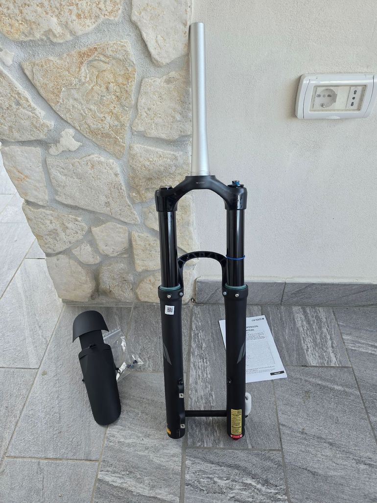 Used Sr Suntour durolux 38 Fork bike — image 3 of 6