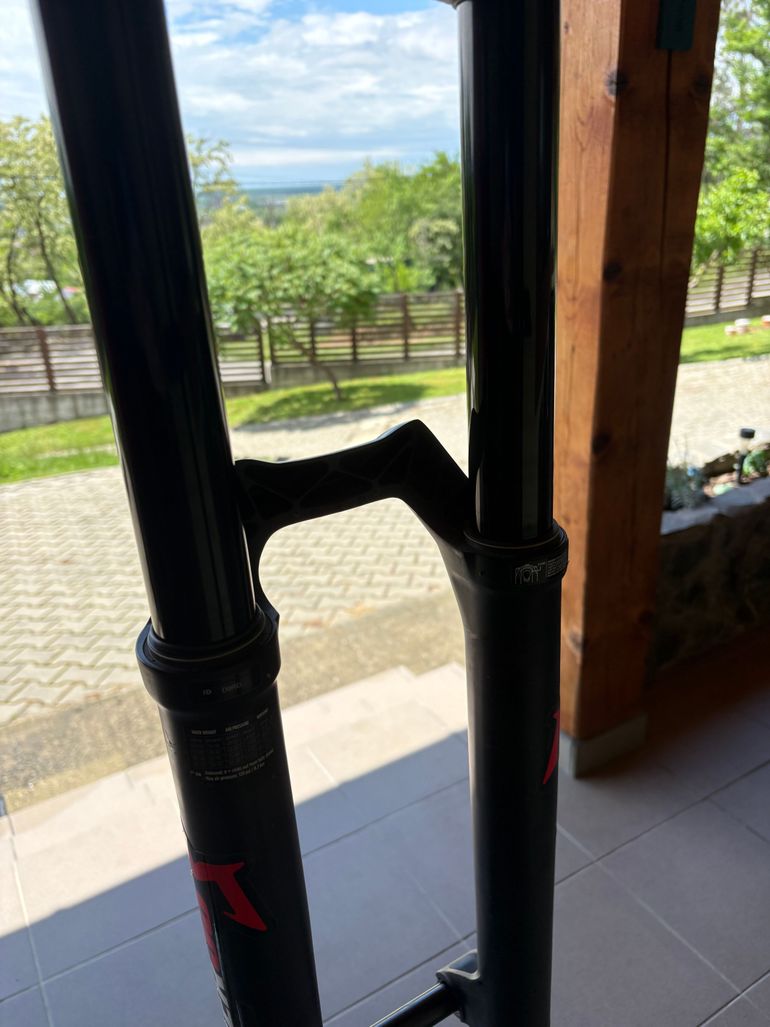 Used Marzocchi Bomber 58 2023 bike — image 4 of 5