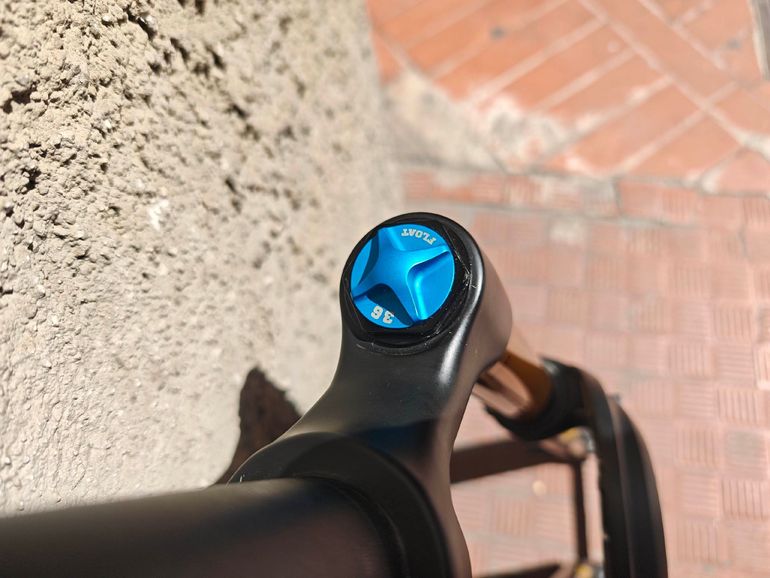 Used Fox 36 150 Grip x2 2025 bike — image 5 of 8
