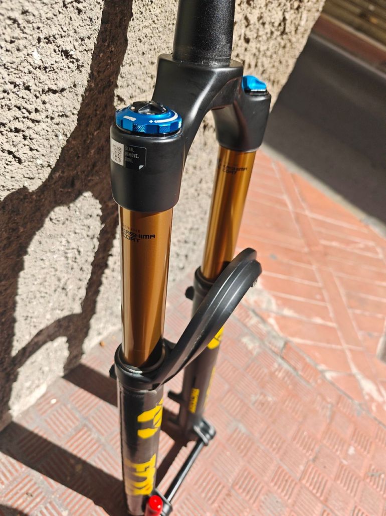 Used Fox 36 150 Grip x2 2025 bike — image 7 of 8