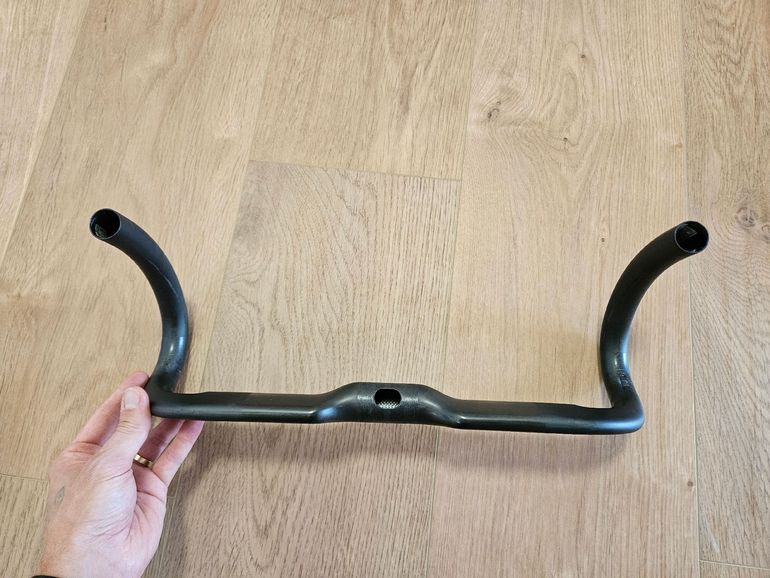 Used Giant Contact SLR Aero Handlebar 2025 bike — image 4 of 5