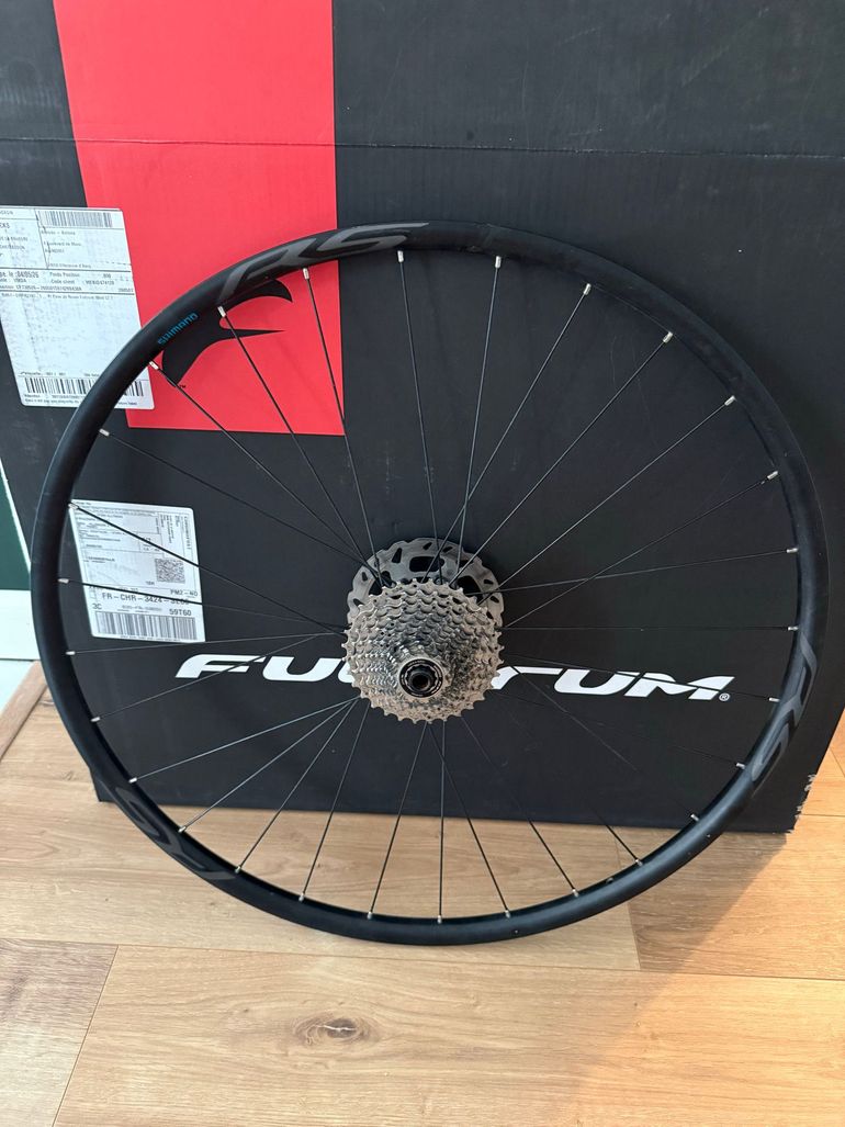 Used Shimano RS Aluminium Wheels 2022 bike — image 2 of 4