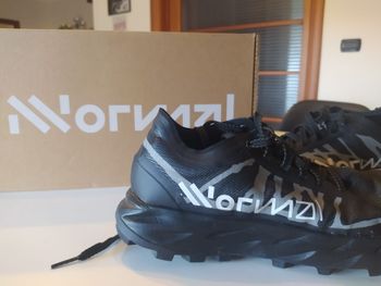 Used NNormal Kjerag Brut Black Trail Running Shoes bike