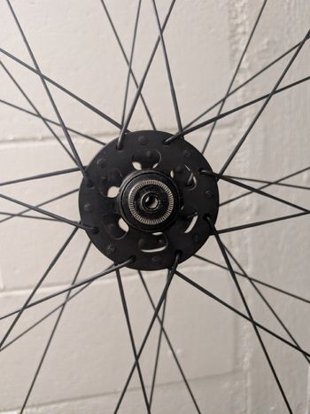 Used Sunringle Equalizer 25 bike — image 8 of 9
