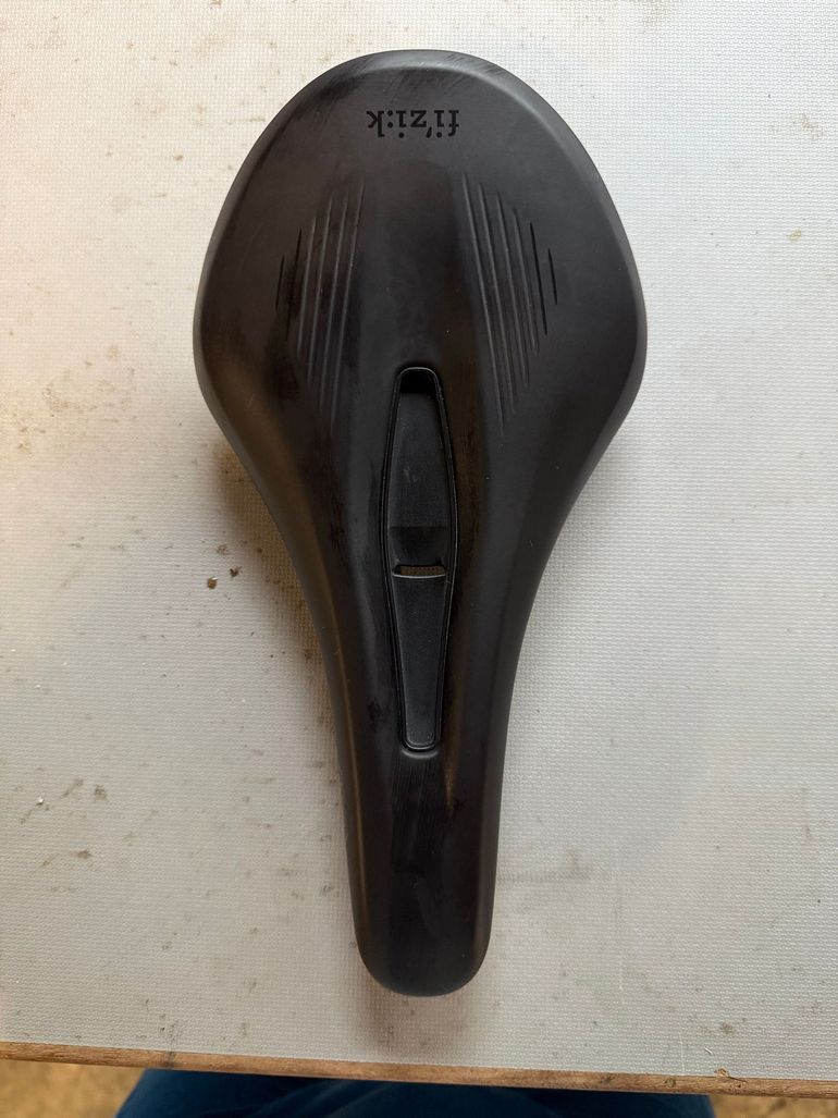 Used Fizik zadel 2025 bike — image 2 of 2