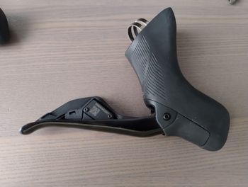 Used Shimano 105 Di2 Dual Control Lever 2023 bike — image 3 of 4