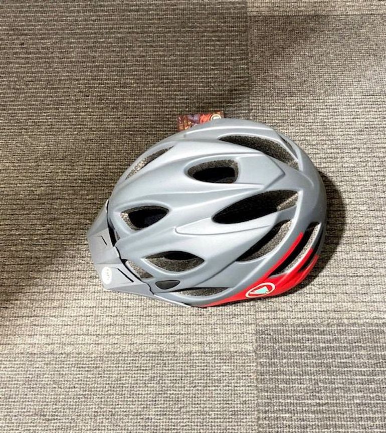 Used Endura Hummvee Youth Helmet 2025 bike — image 1 of 4