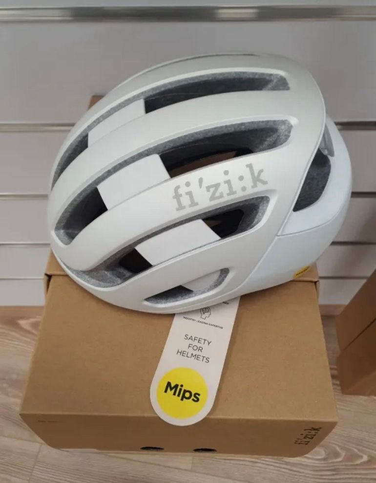 Used Fizik Kudo Helmet 2026 bike — image 6 of 6