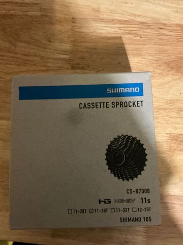 Used Shimano Kassette CS-R7000 2025 Drivetrain & Pedals