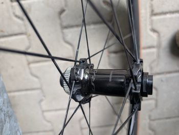 Used Shimano DURA-ACE C50 Disc Tubeless WH-R9270 2024 bike — image 7 of 17