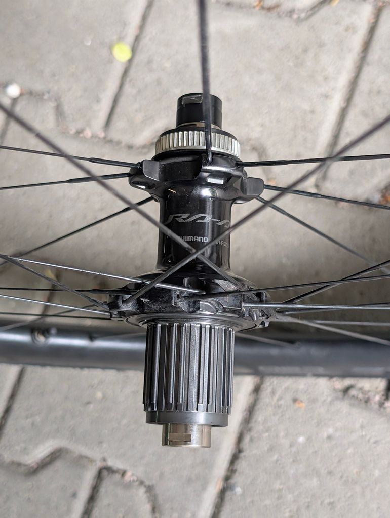 Used Shimano DURA-ACE C50 Disc Tubeless WH-R9270 2024 bike — image 14 of 17