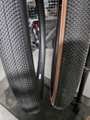 Tweedehands Cube nuroad 2025 Tyres & Tubes