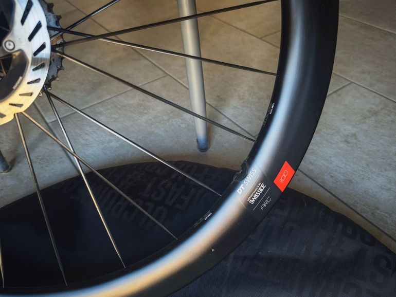 Used Dt Swiss Ruote ARC 1100 Dicut DB 50 Carbon Disc Tubeless Ready 2025 bike — image 6 of 12