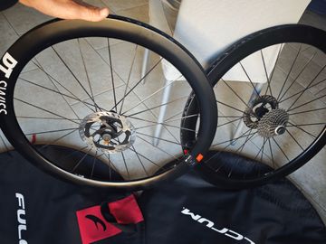 Brugt Dt Swiss Ruote ARC 1100 Dicut DB 50 Carbon Disc Tubeless Ready 2025 Wheels