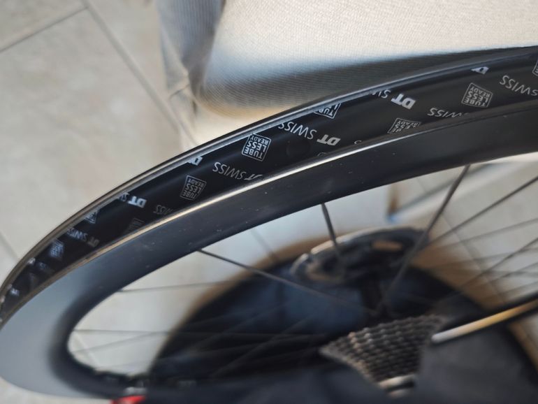 Used Dt Swiss Ruote ARC 1100 Dicut DB 50 Carbon Disc Tubeless Ready 2025 bike — image 3 of 12