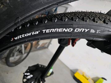 Brugt Vittoria terreno dry 2024 bike — billede 3 af 3