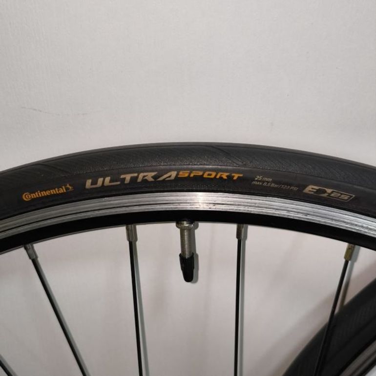 Used Mach1 CFX Rim Brake Wheelset bike — image 2 of 4