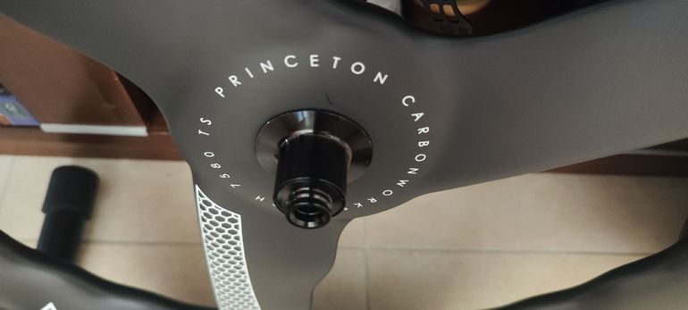 Used Princeton Carbonworks Lenticular trasera y 3 palos delantera 2026 bike — image 8 of 8