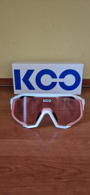 Used Koo Demos White Photochromic Pink bike