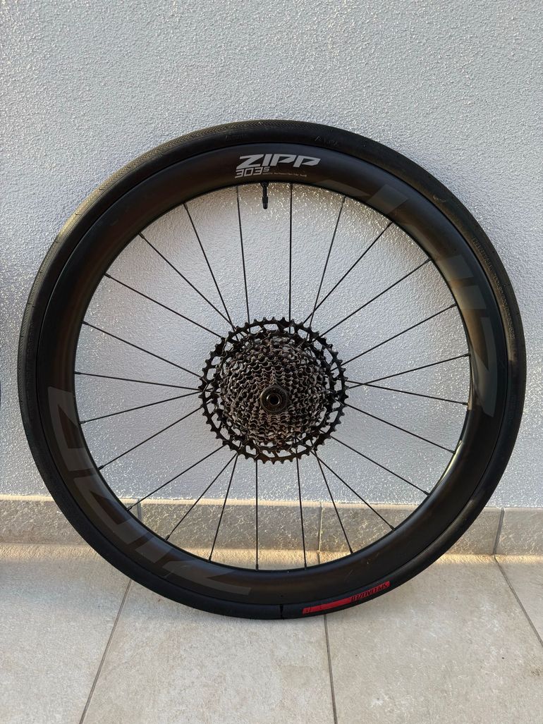 Used Zipp 303S Carbon Tubeless Wheel 2025 bike — image 3 of 5