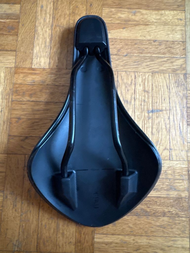 Used Fizik Aliante R5 2025 bike — image 4 of 5