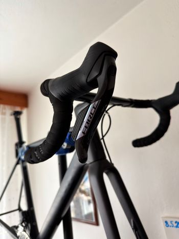 Used Sram RED eTap AXS D1 Groupset 2025 bike — image 2 of 6