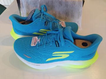 Used Skechers Aero Spark Running Shoes