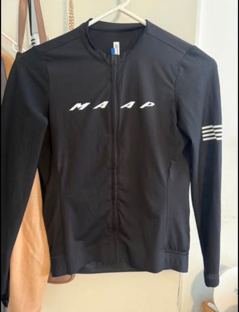 Used MAAP Evade Pro Base Long Sleeve Jersey 2.0 size M bike — image 1 of 6