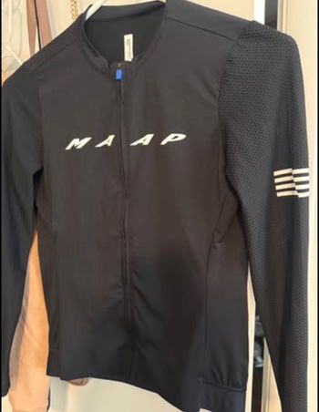 Used MAAP Evade Pro Base Long Sleeve Jersey 2.0 size M bike — image 4 of 6