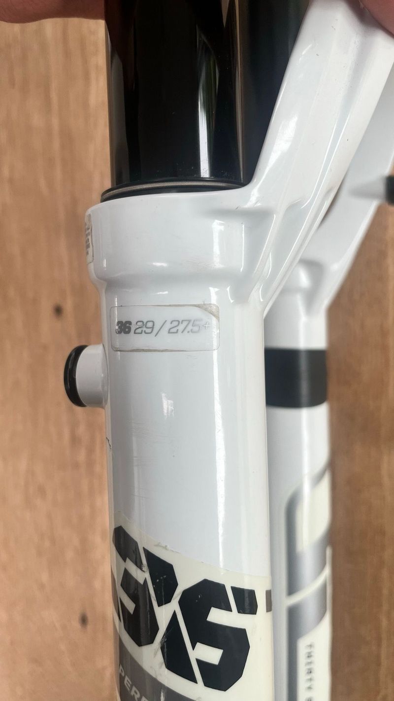 Used Fox 36 Performance 160mm 2025 bike — image 3 of 5