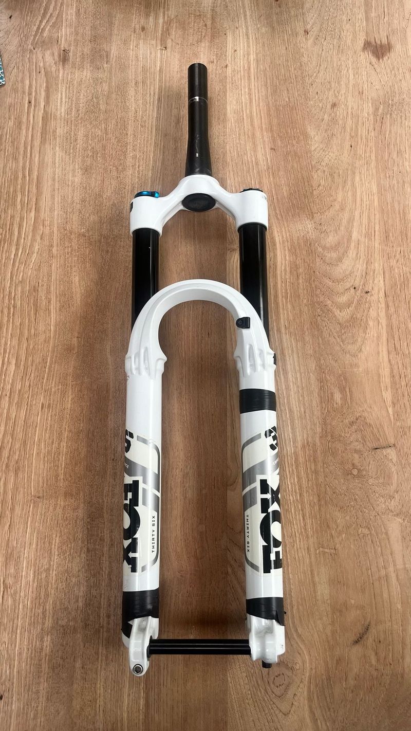 Used Fox 36 Performance 160mm 2025 bike — image 2 of 5