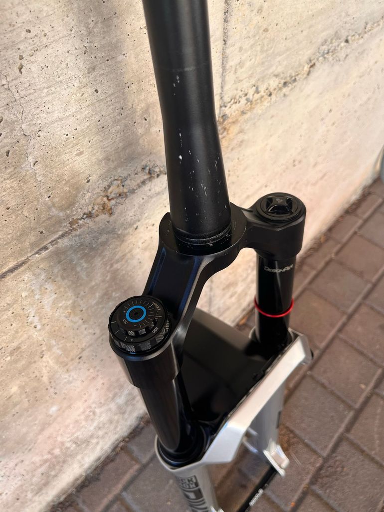 Used Rock Shox Pike Ultimate bike — image 5 of 25