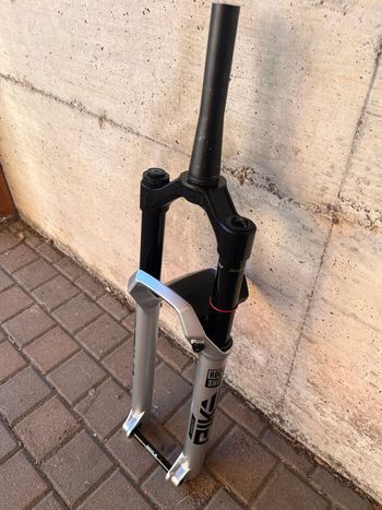 Used Rock Shox Pike Ultimate bike — image 4 of 25