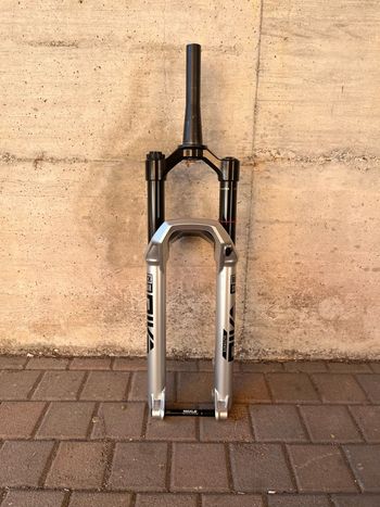 Used Rock Shox Pike Ultimate bike — image 3 of 25