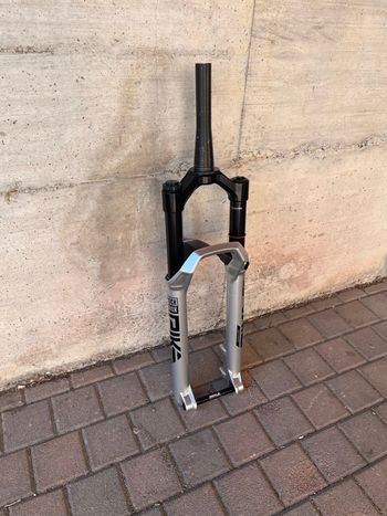 Used Rock Shox Pike Ultimate bike — image 2 of 25