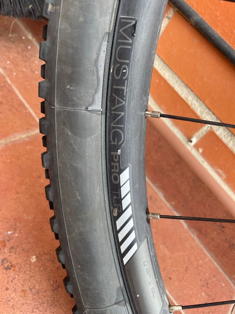 Used Bontrager Mustang Pro 29" TLR Wheel bike — image 2 of 5