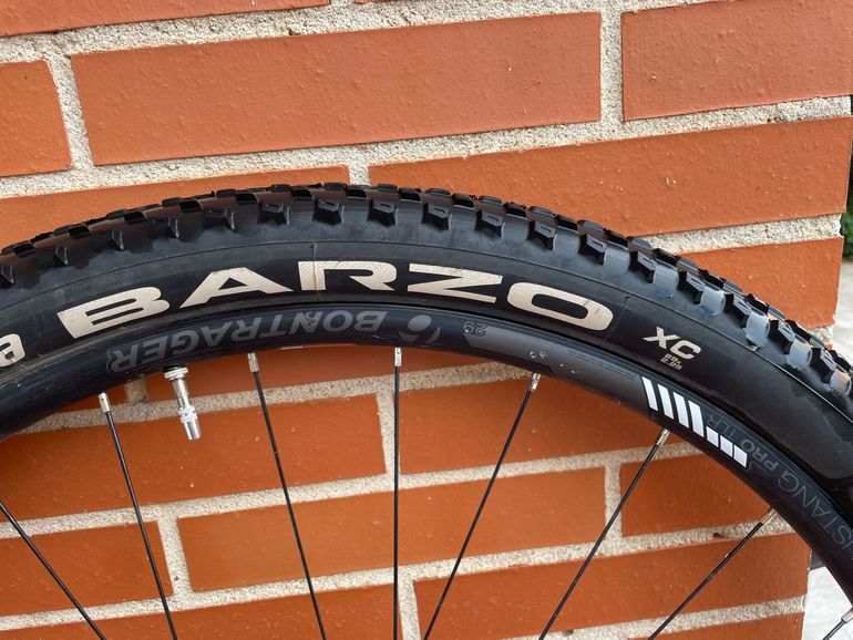 Used Bontrager Mustang Pro 29" TLR Wheel bike — image 4 of 5