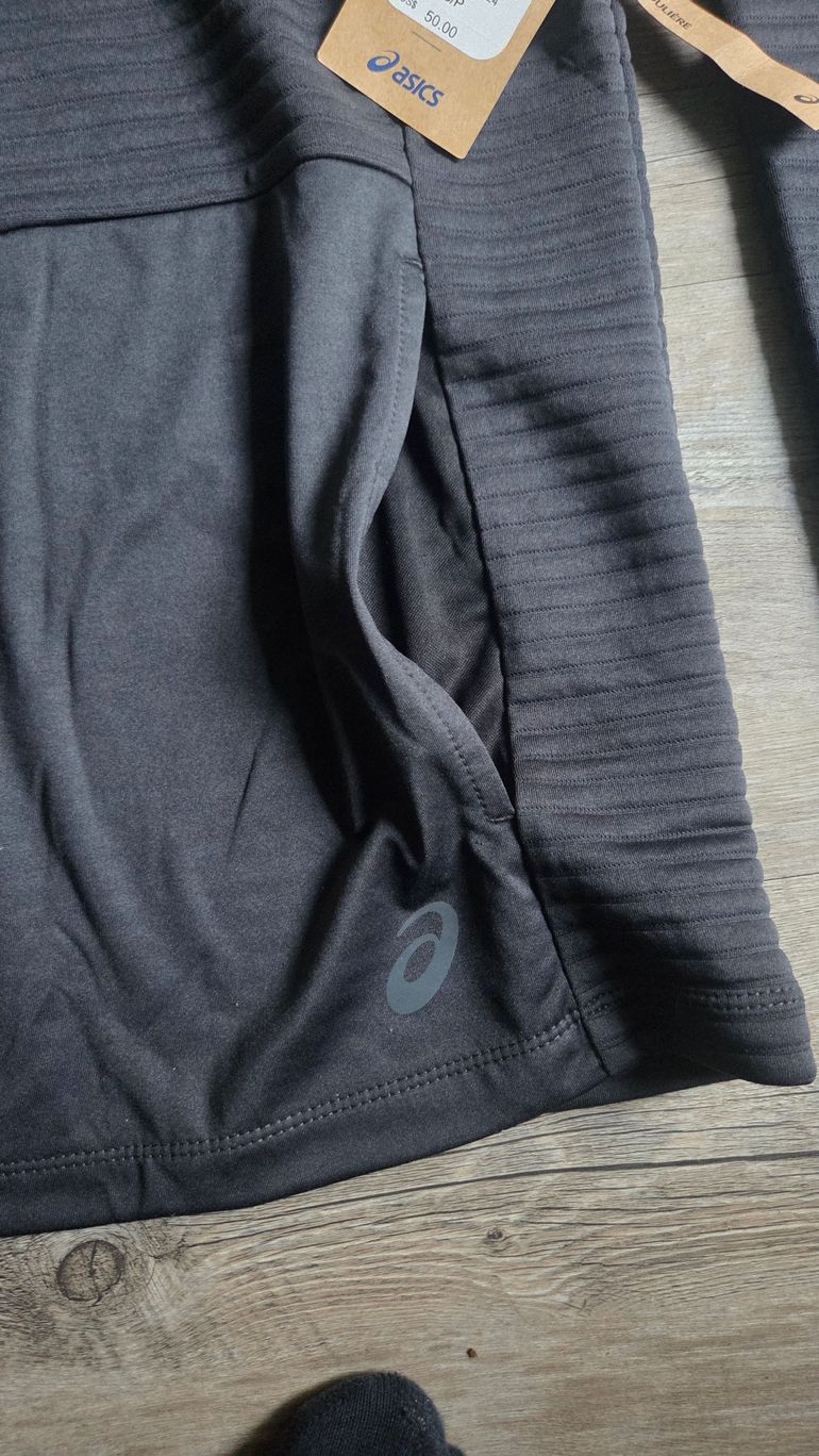 Used Asics Running Hoodie S.S bike — image 3 of 5
