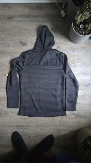 Used Asics Running Hoodie S.S bike — image 2 of 5