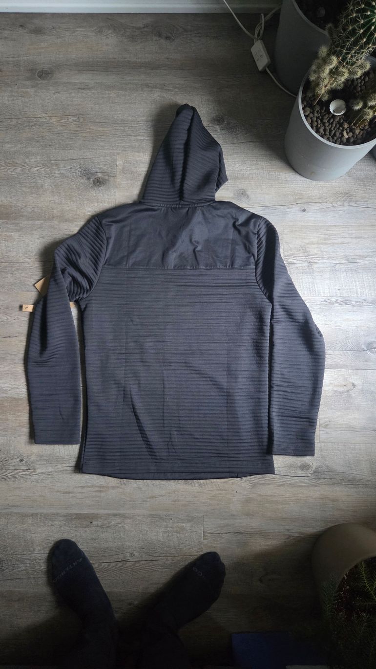 Used Asics Running Hoodie S.S bike — image 2 of 5