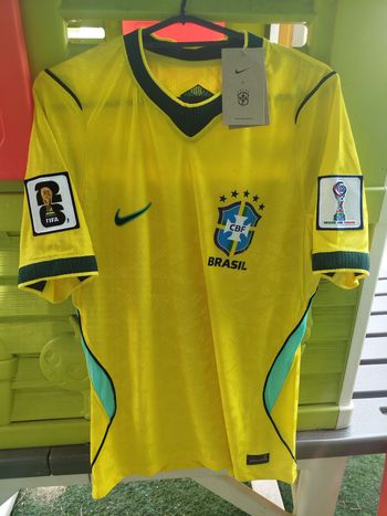 Used Nike maillot du Brésil 2026 bike
