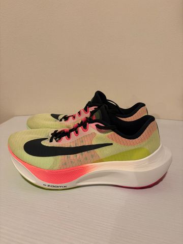 Nike zoomfly 5 2024 Running Shoes usato