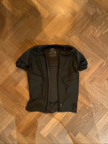 Used Ixs Bodyprotector kinderen 152 2026 bike