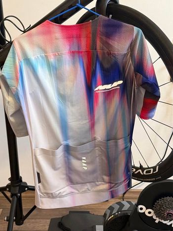 Used MAAP Solar Pro Race Jersey L bike — image 2 of 4