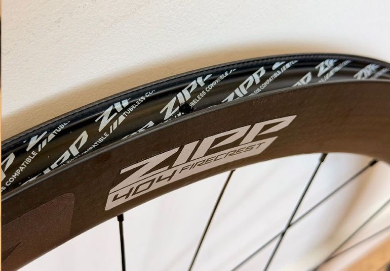 Used Zipp 404 Firecrest Tubeless Disc-brake 2026 bike — image 3 of 6