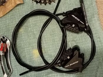 Used Shimano 105 12 speed group set bike — image 9 of 10