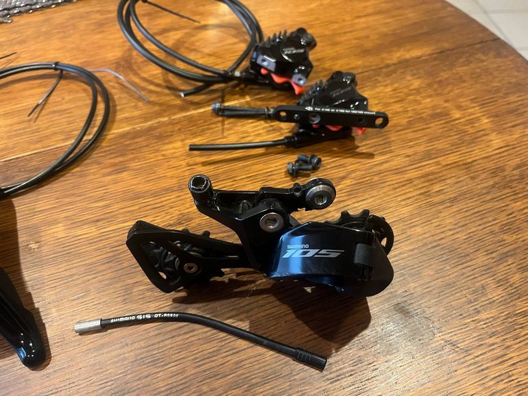 Used Shimano 105 Disc R7120 12 Speed 2025 bike — image 6 of 9