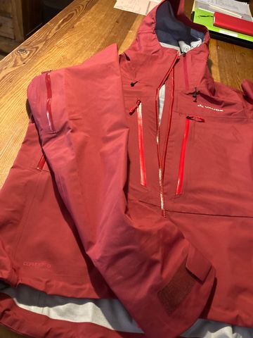 VAUDE Monviso 3L Hardshell Jacket L 2026 bike d'occasion — image 9 sur 11